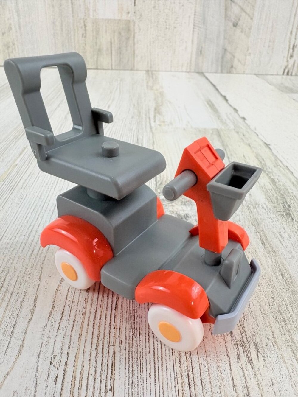 Bluey Granny Mobile SCOOTER for Muffin Gladys Action Figure NEW